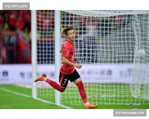 韦世豪缺阵让成都蓉城年轻球员承压 球迷期待其早日回归助力球队